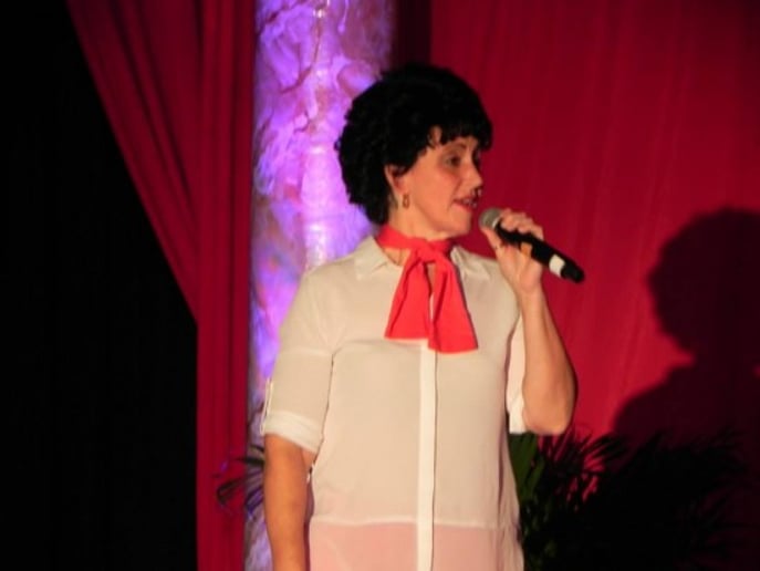 Gallery photo 6 of Emma Lee Entertains