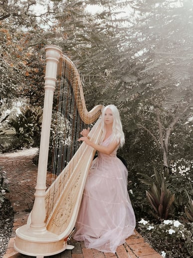 Gallery photo 19 of Emma The Harpist