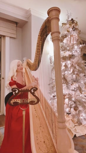 Gallery photo 29 of Emma The Harpist