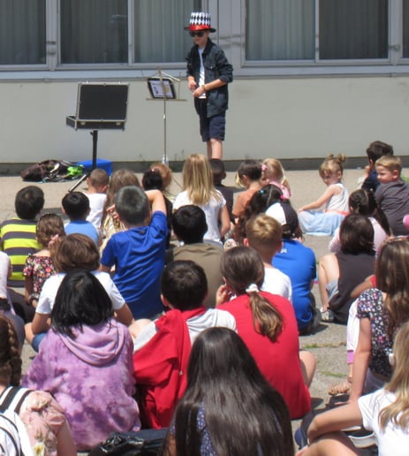 Gallery photo 2 of Emmett Spade Magician