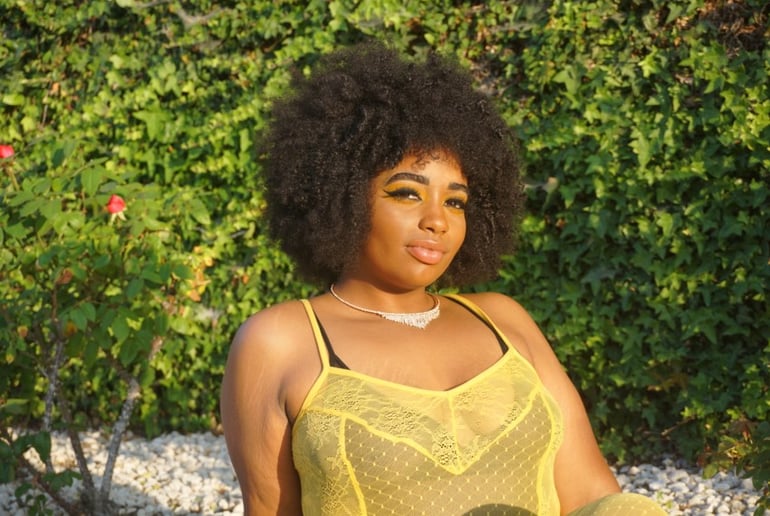 Gallery photo 8 of Emoni