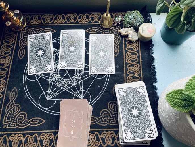 Gallery photo 2 of Empress Tarot