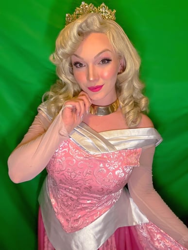 Gallery photo 4 of Enchanted Mirror Princess Performers