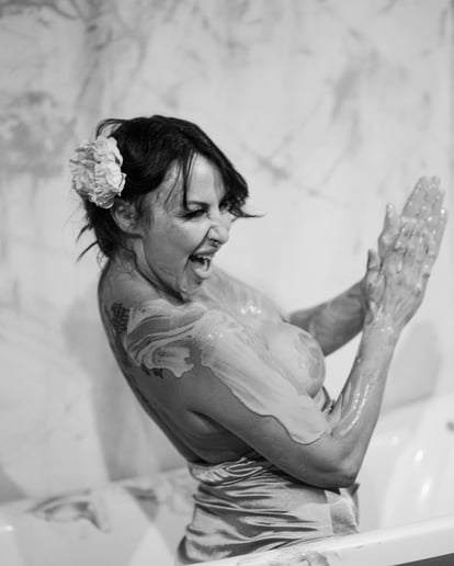 Gallery photo 9 of Xōchi Divine - The Goddess of Burlesque & Fire Dance