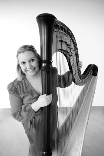 Gallery photo 1 of Zoe Lyn O'Shaughnessy, harpist