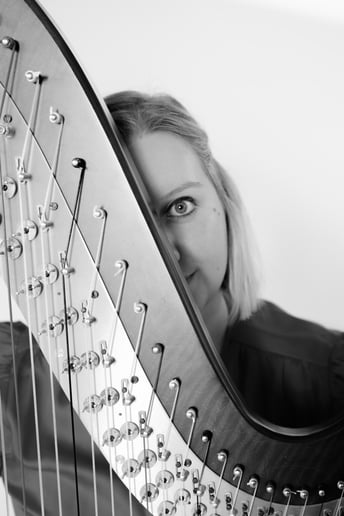 Gallery photo 3 of Zoe Lyn O'Shaughnessy, harpist