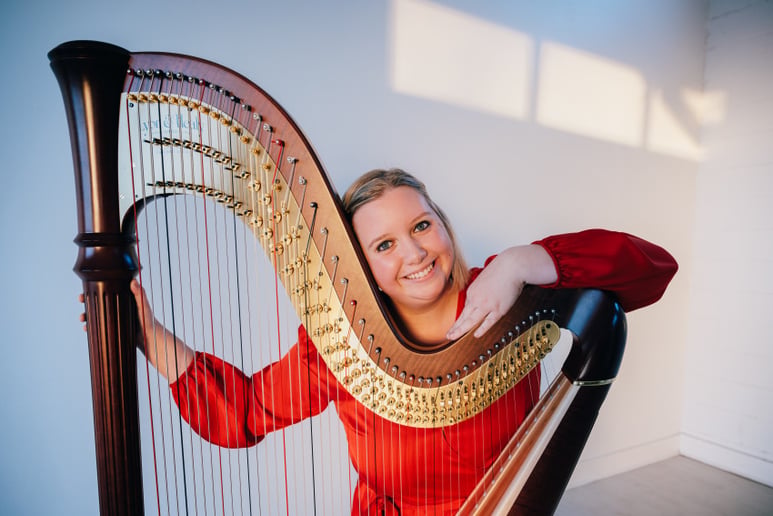 Gallery photo 4 of Zoe Lyn O'Shaughnessy, harpist