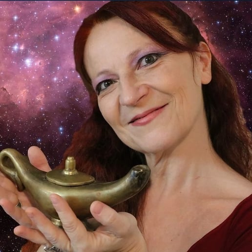 Gallery photo 1 of Enlightening Tarot Readings