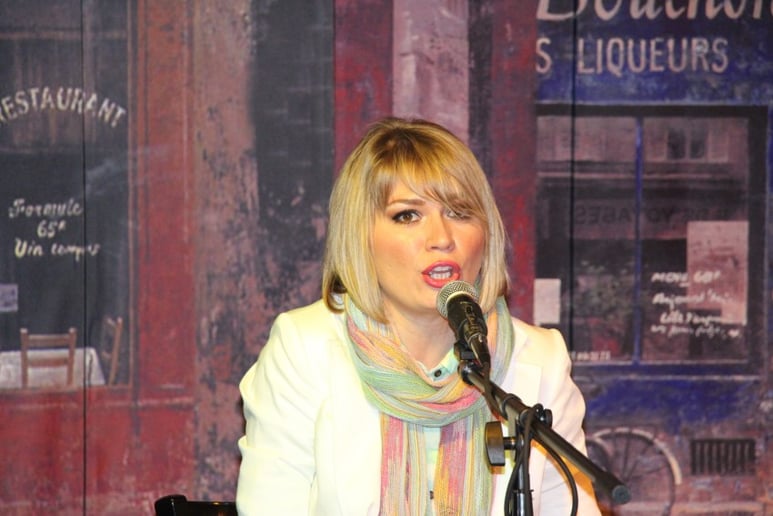 Gallery photo 1 of Entertainer Diana Turner