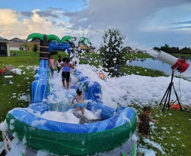 Gallery photo 5 of Entertainment Voyager