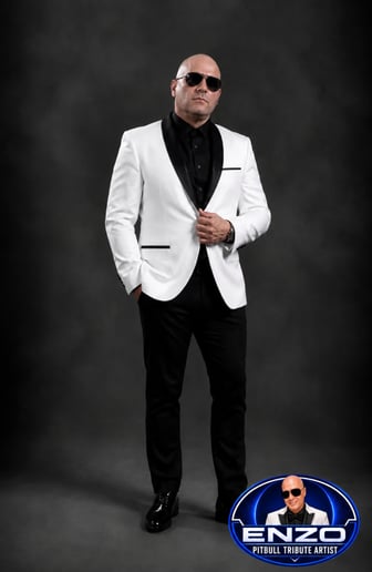 Gallery photo 16 of Elvis Tribute Artist & Pitbull Party Show — Enzo