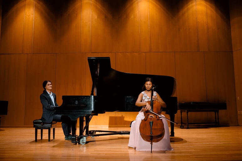 Gallery photo 1 of Epic Piano Vibes