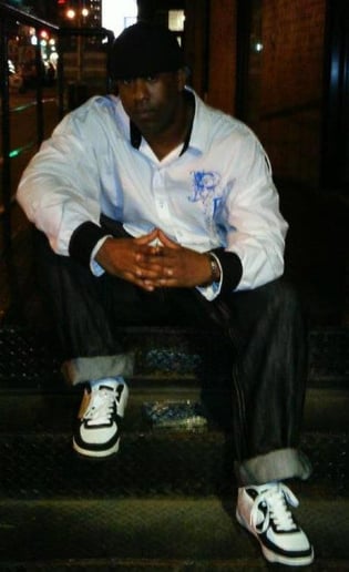Gallery photo 4 of Equan