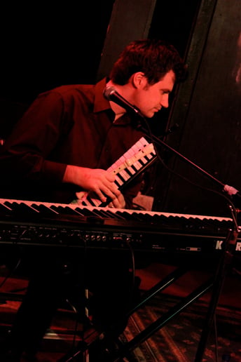 Gallery photo 2 of Eric Pazdziora - Piano