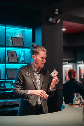 Gallery photo 7 of Erik Casey Magic