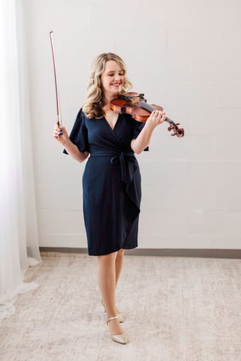 Gallery photo 3 of Erin August, violinist