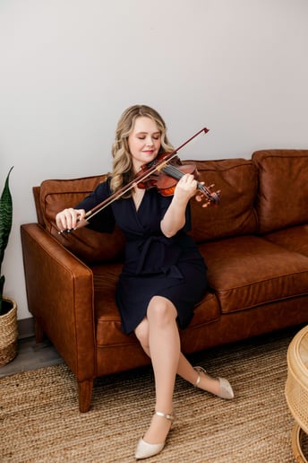 Gallery photo 5 of Erin August, violinist