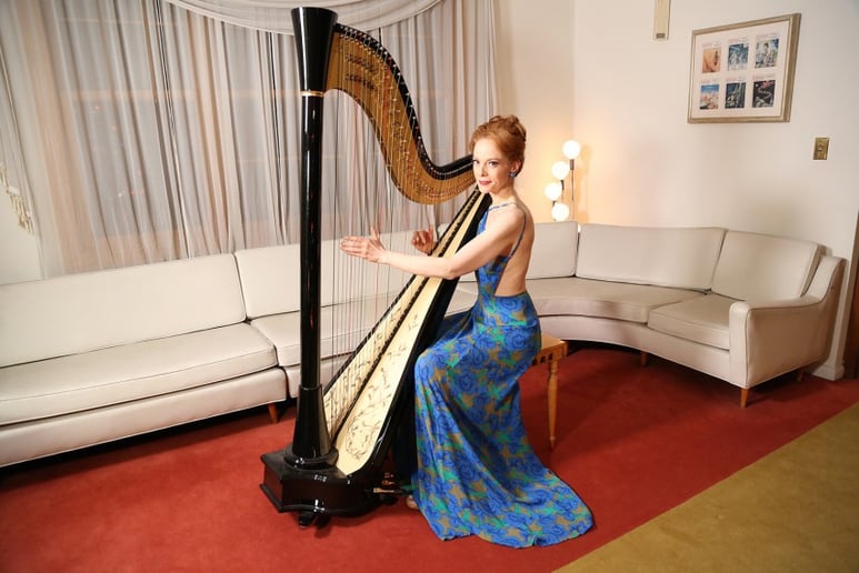 Gallery photo 4 of Erin Hill - Harpist & Singer