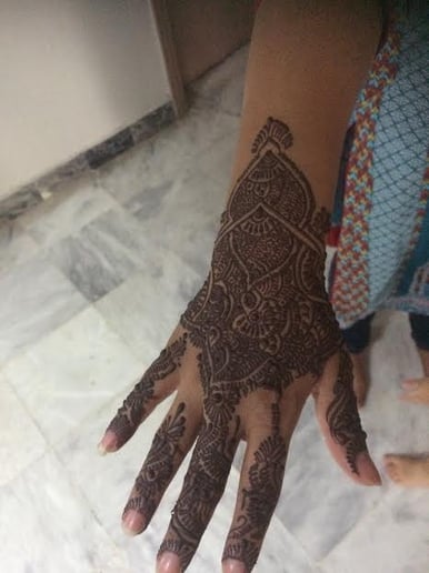 Gallery photo 1 of Amber's Henna