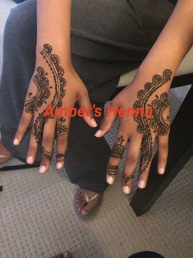 Gallery photo 2 of Amber's Henna