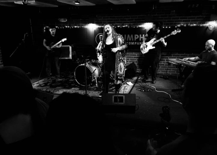 Gallery photo 2 of Essie & the Big Chill