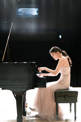 Gallery photo 1 of Eunbin Piano