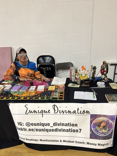 Gallery photo 4 of Eunique Divination