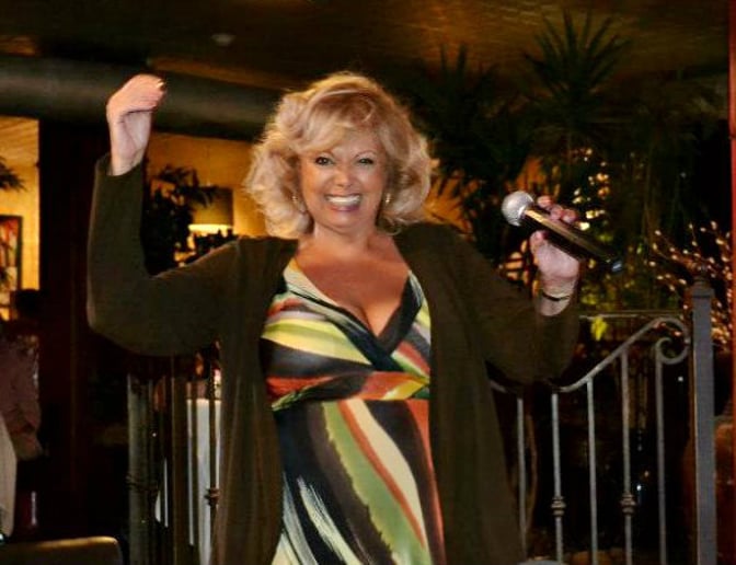 Gallery photo 2 of Eve Holmes