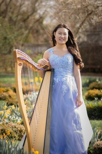 Gallery photo 6 of Evelyn Nguyen - Harpist