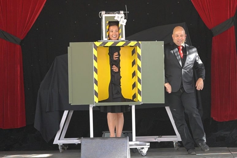 Gallery photo 13 of Scott Anderson's Evening of Illusion