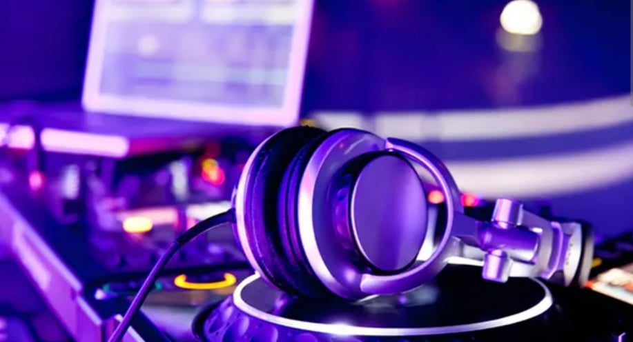 Gallery photo 3 of Event DJ
