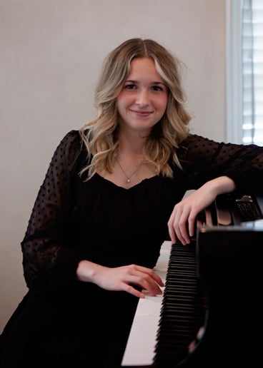 Gallery photo 1 of Event Pianist