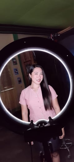 Gallery photo 1 of Pinay Singer and Host of WA