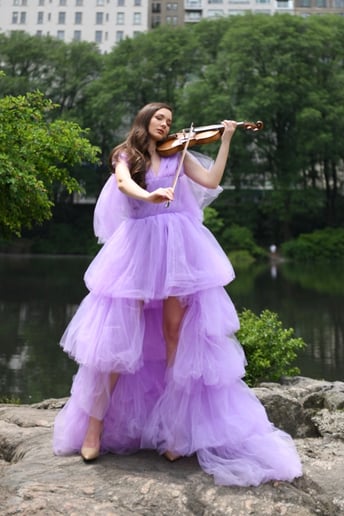 Gallery photo 2 of Joana Kaimi - Event Violinist