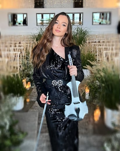 Gallery photo 3 of Joana Kaimi - Event Violinist