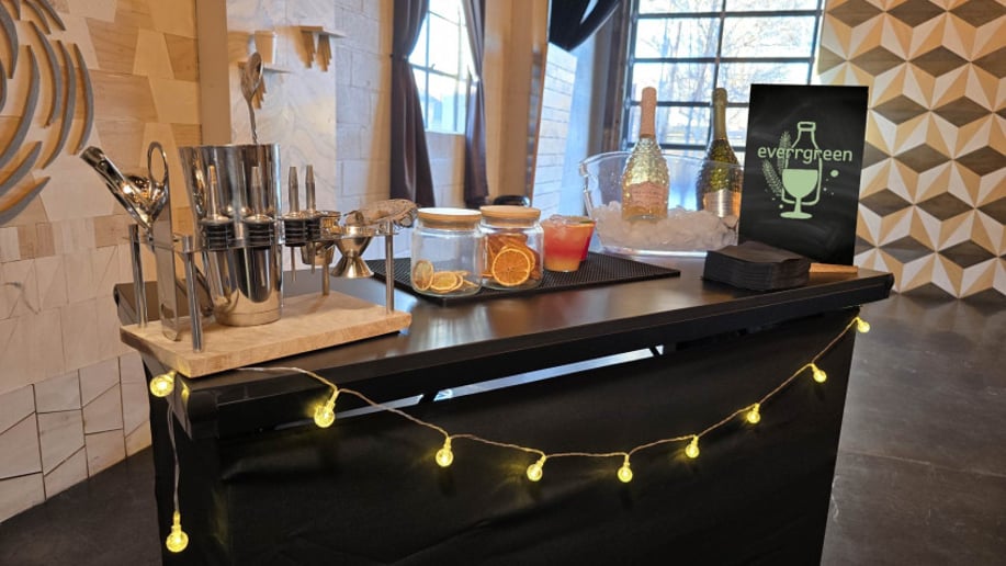 Gallery photo 2 of Evergreen Bartending Service