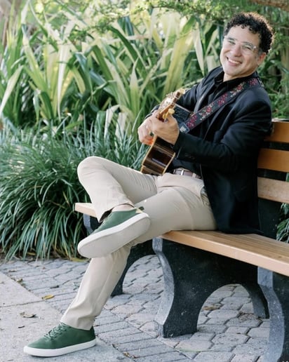 Gallery photo 5 of Everton Azevedo - Live Guitarist