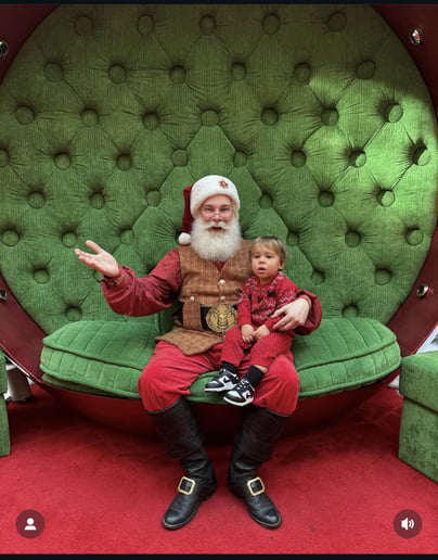 Gallery photo 6 of Sensational Santa