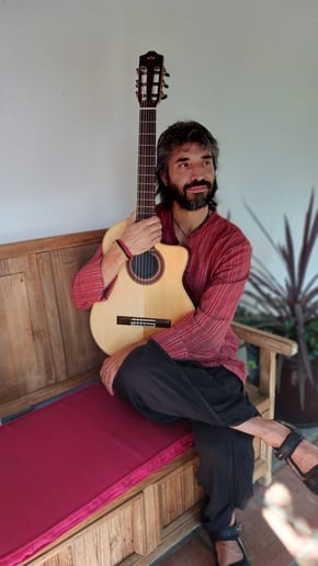 Gallery photo 3 of Exciting Spanish Guitar
