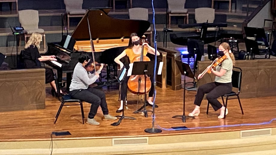 Gallery photo 3 of Exciting Tunes with Kyleigh!