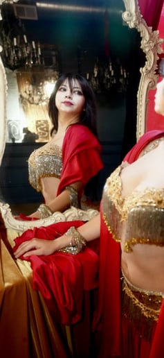 Gallery photo 10 of Susana Nieto Odalisque