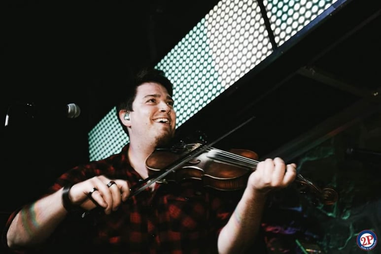 Gallery photo 2 of Experienced fiddler for any style