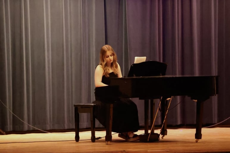 Gallery photo 3 of Tessa Gaertner