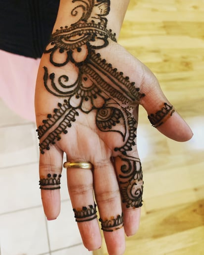 Gallery photo 4 of Exquisite Henna by Nikita