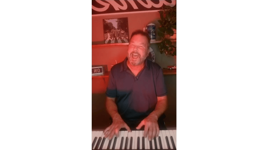 Gallery photo 17 of Frank Jurgens - Piano Entertainer/One-Man Band