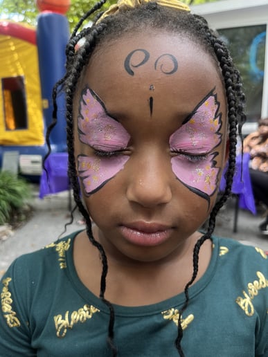 Gallery photo 7 of Balloon Twisting/Balloon Decorations and Face Painting by Sandy