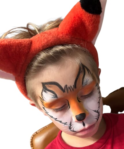 Gallery photo 3 of Face Painting and Balloon Twisting Lily
