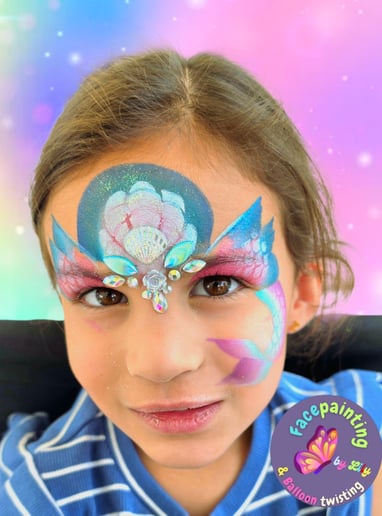 Gallery photo 2 of Face Painting and Balloon Twisting Lily