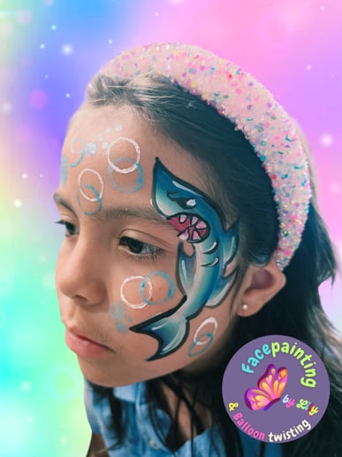Gallery photo 10 of Face Painting and Balloon Twisting Lily