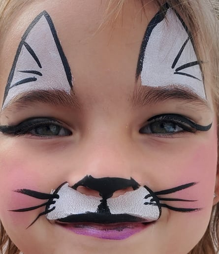 Gallery photo 3 of FacePaint by Mani